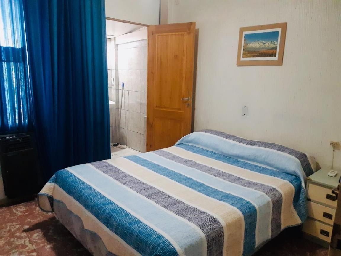 Hostel Otro Mundo Capdevila Bagian luar foto