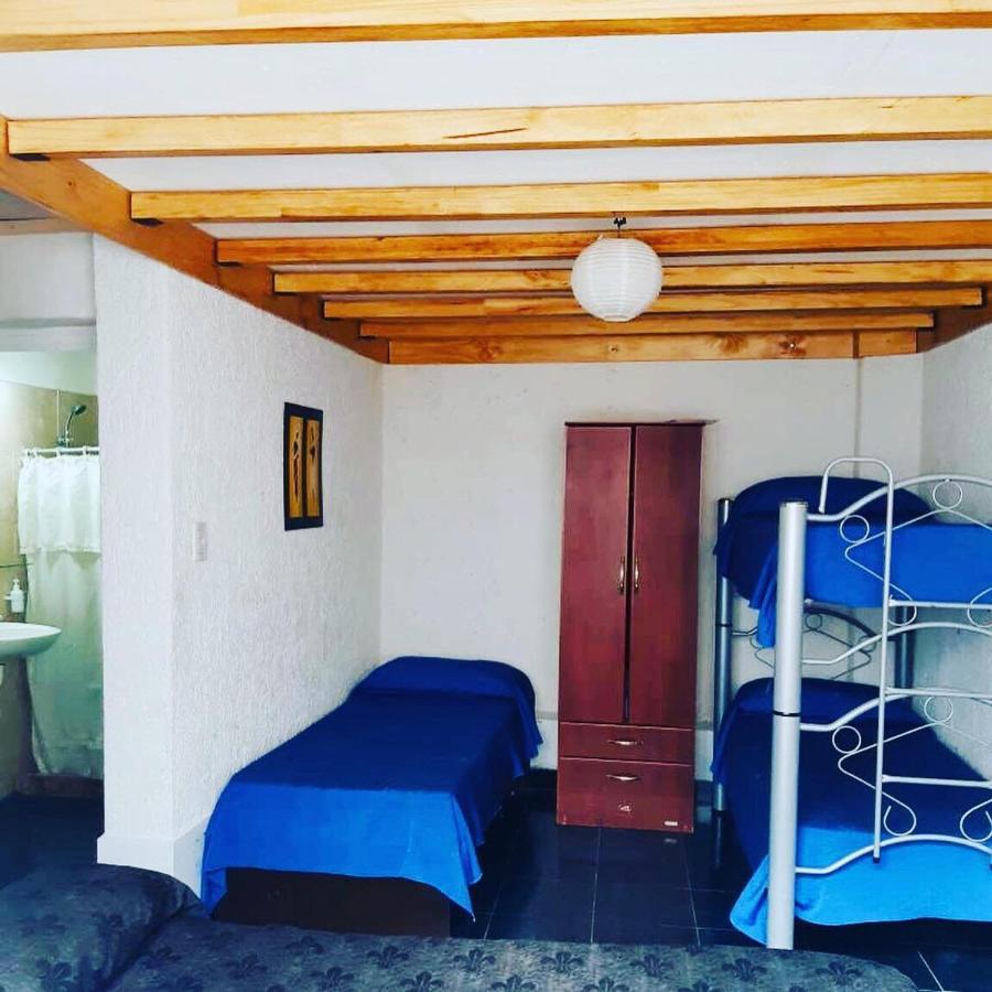 Hostel Otro Mundo Capdevila Bagian luar foto