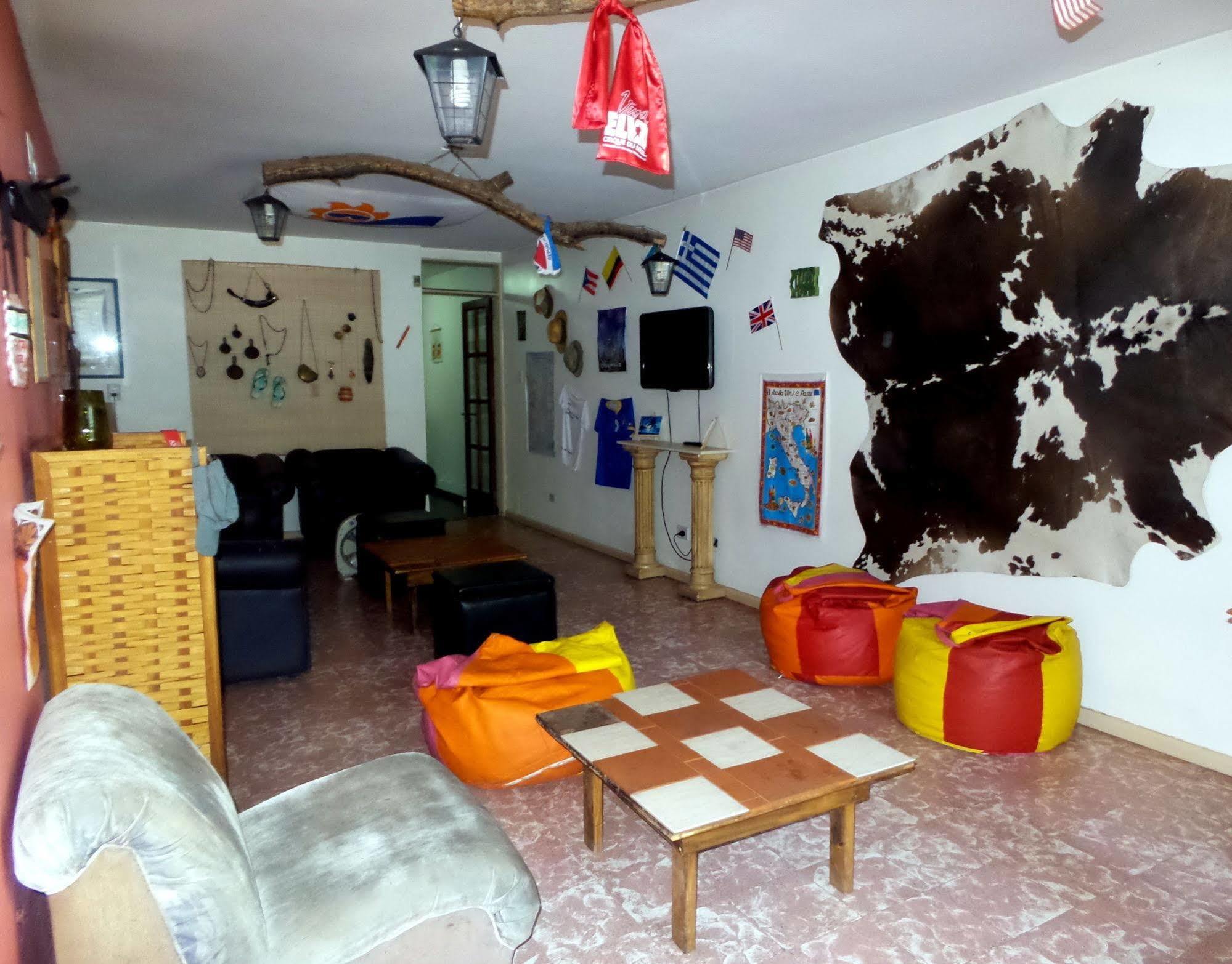 Hostel Otro Mundo Capdevila Bagian luar foto