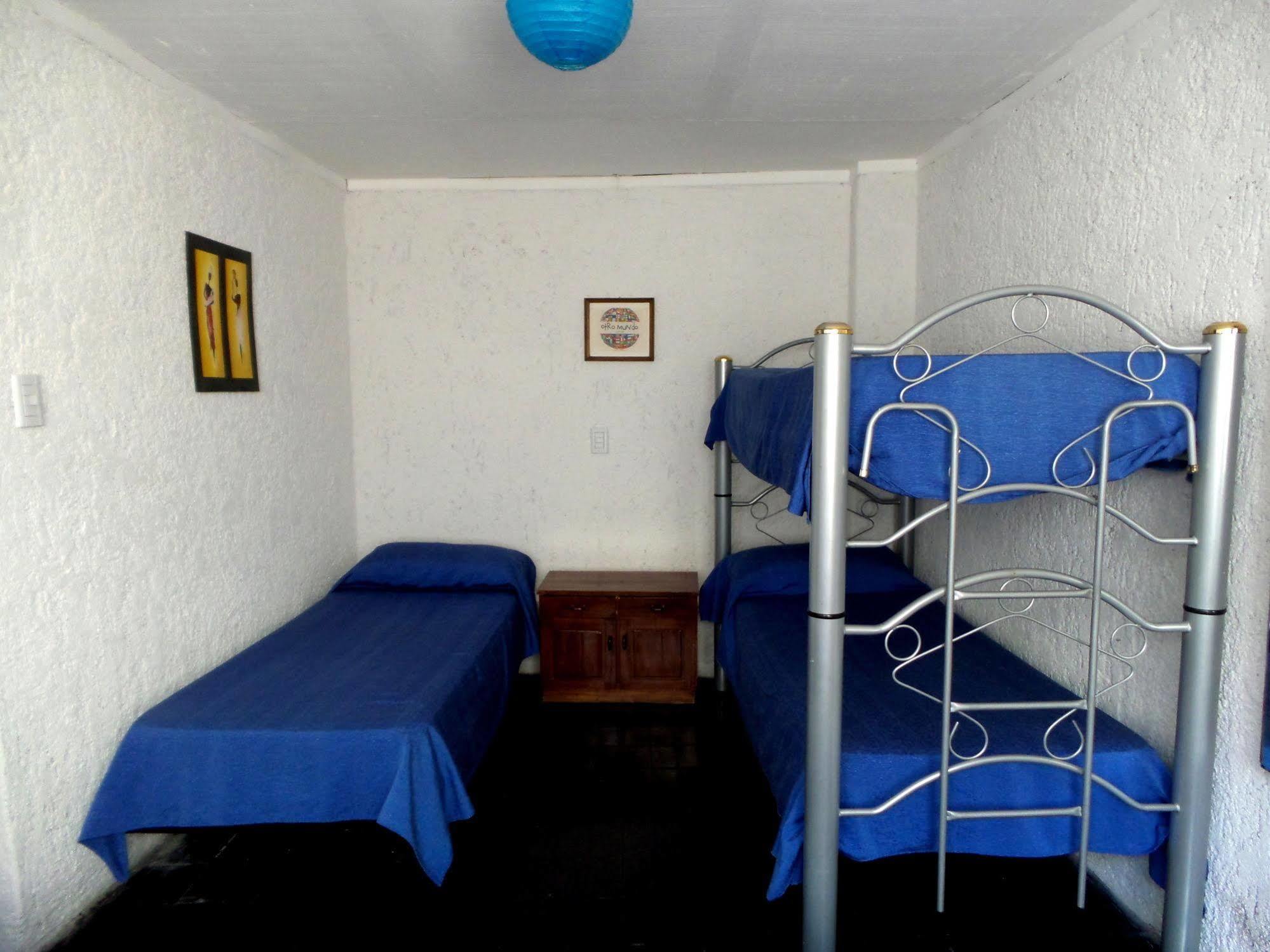 Hostel Otro Mundo Capdevila Bagian luar foto