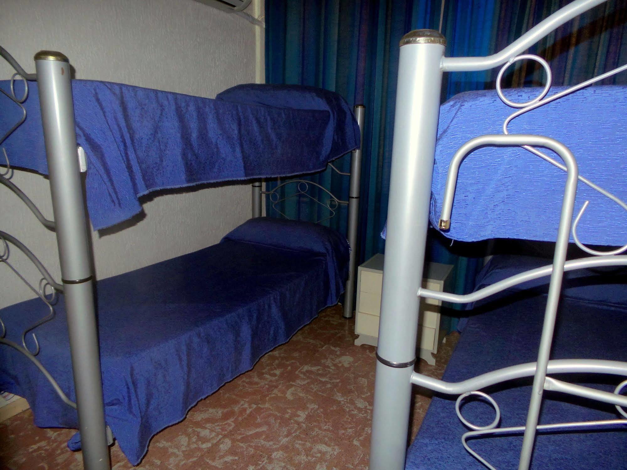 Hostel Otro Mundo Capdevila Bagian luar foto