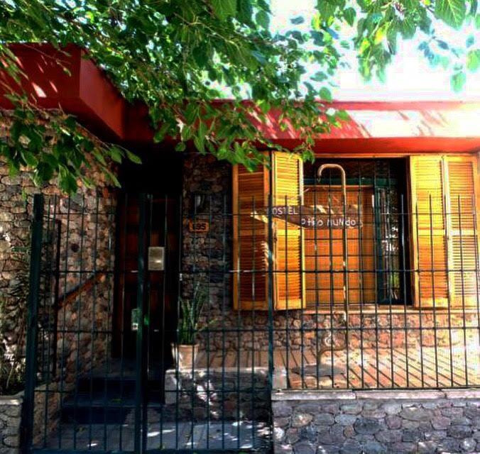 Hostel Otro Mundo Capdevila Bagian luar foto